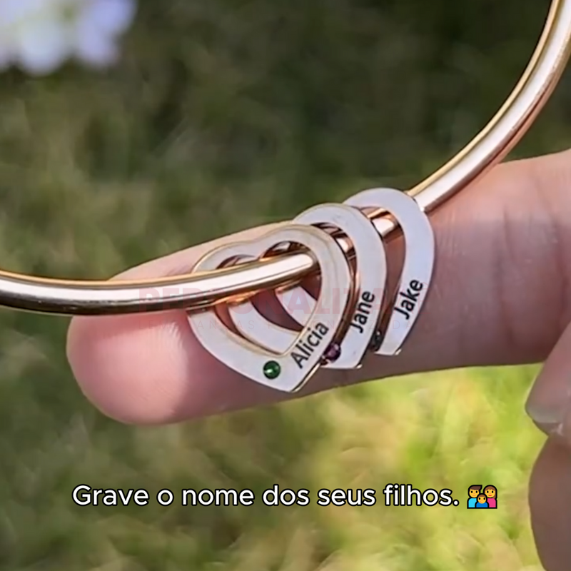 Pulseira Coração de Mãe Personalizável com nomes + Caixa com 6 Rosas eternas aromáticas