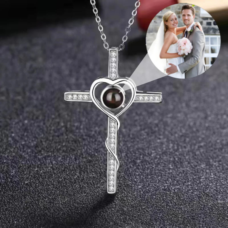 Colar Crucifixo com foto projetada Personalizável - Grave uma foto dentro do colar - em aço inoxidável