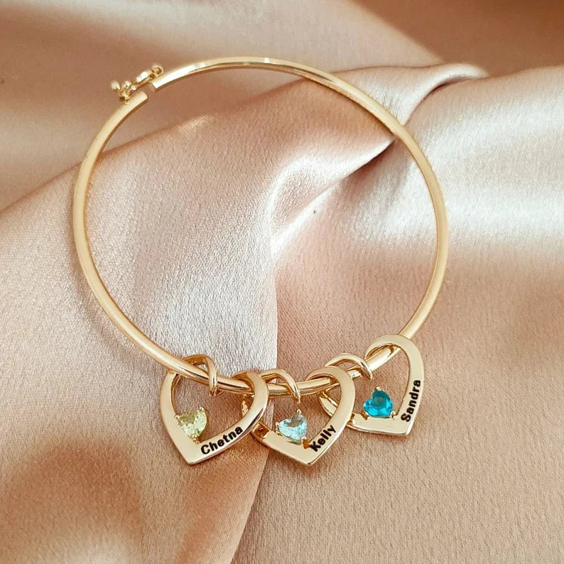 Pulseira Corações da Família – Grave os nomes de quem você ama 💖