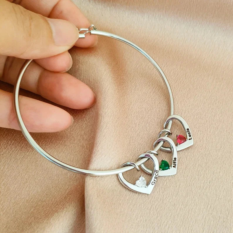 Pulseira Corações da Família – Grave os nomes de quem você ama 💖