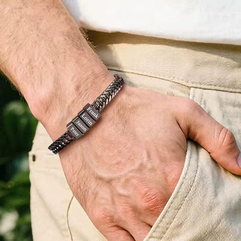 Pulseira personalizada masculina ajustável com nomes da família