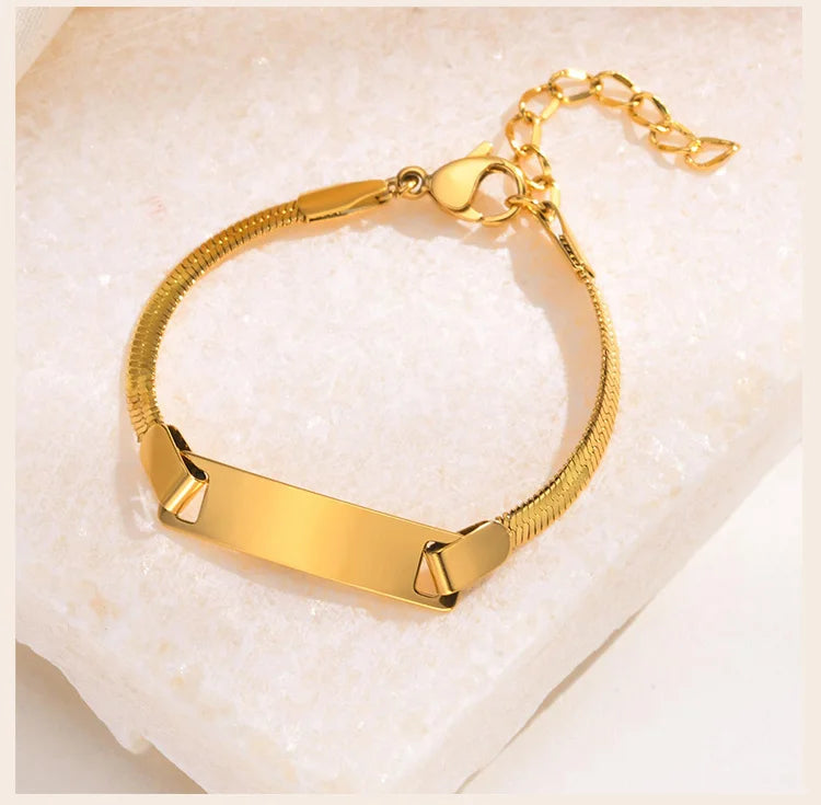Pulseira infantil personalizada com nome ou data de nascimento - Em aço inoxidável  - Antialérgica.