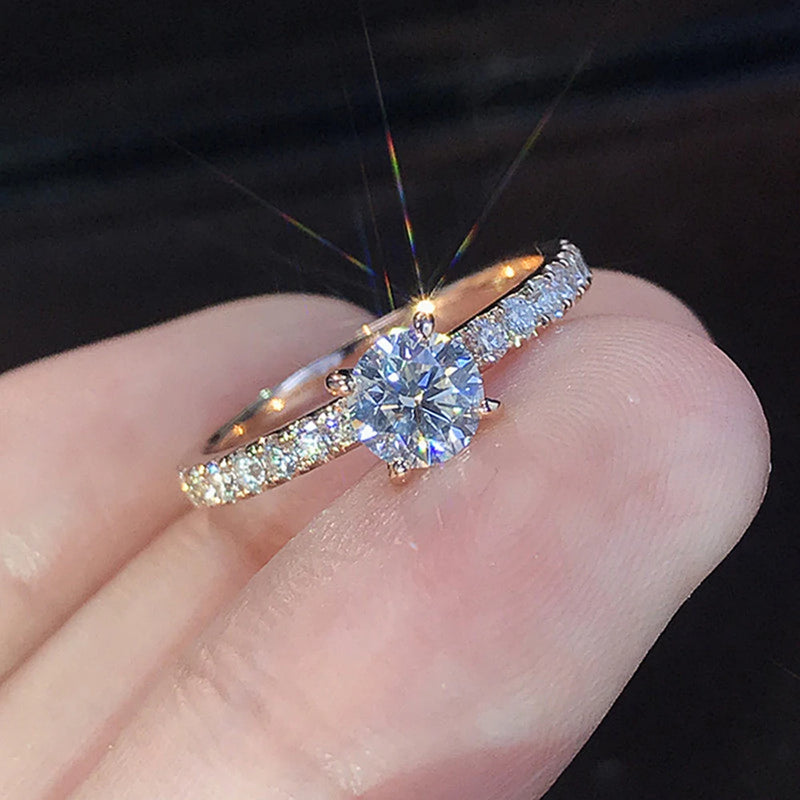 Anel Brilho Eterno – Luxo, Elegância e Sofisticação