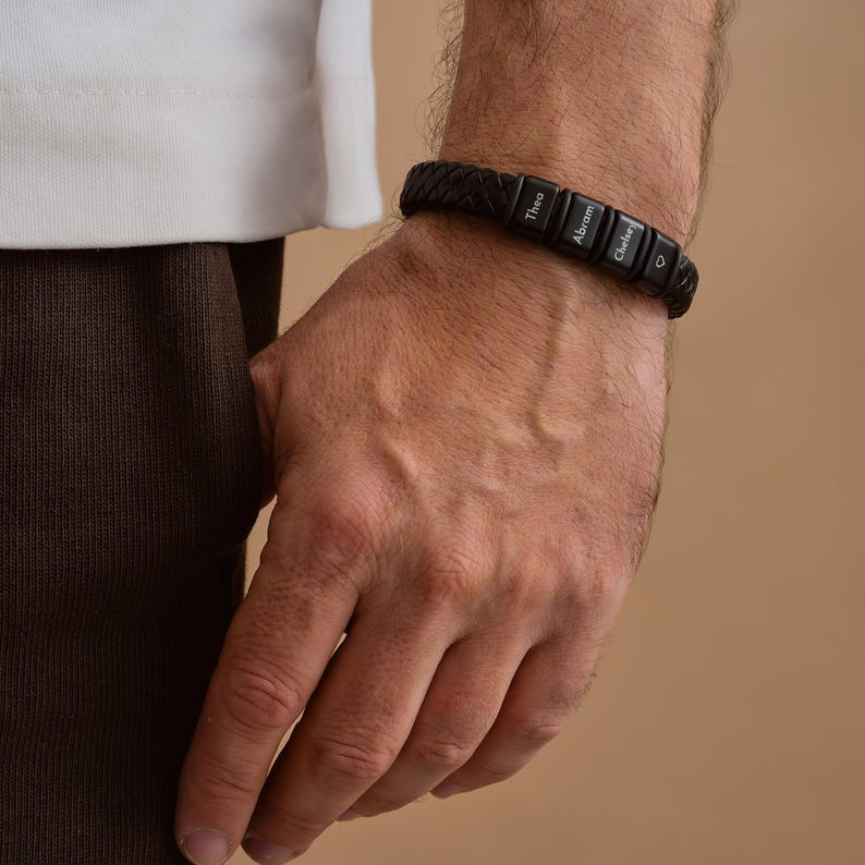 Pulseira Masculina Personalizável com nomes | Oferta Especial 50% OFF + Frete Grátis Somente Hoje!