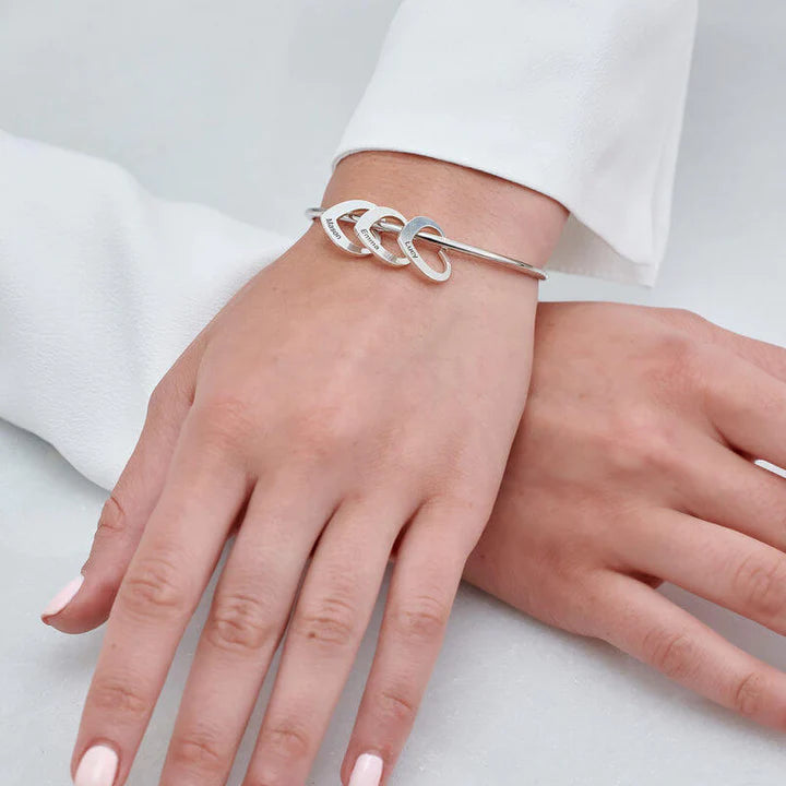 Pulseira Coração de Mãe Personalizável com nomes | Oferta Especial 50% OFF + Frete Grátis Somente Hoje!